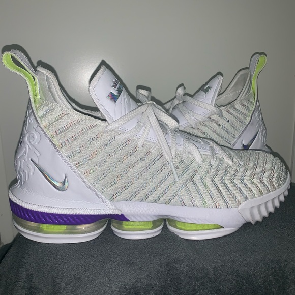 lebron xvi buzz